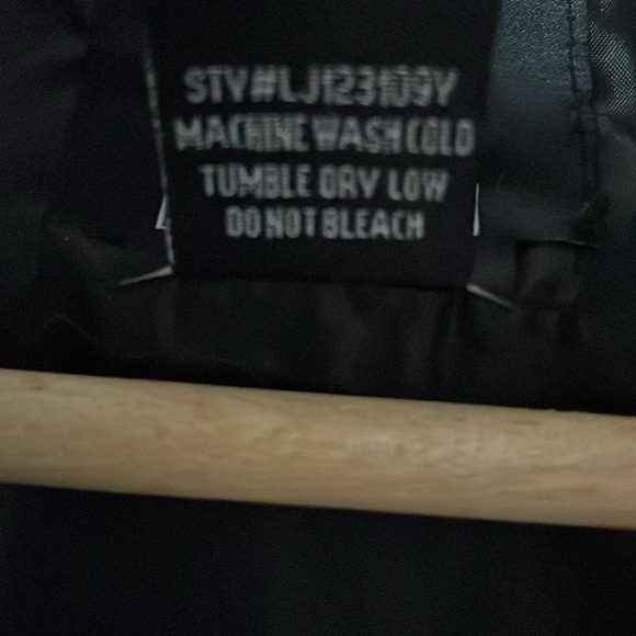 Lost jacket - Picture 9 of 9